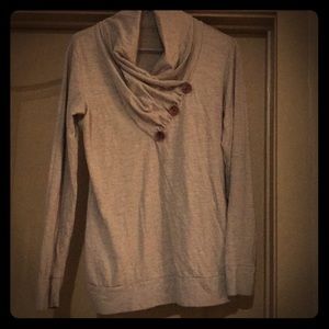 Long sleeve shirt with buttons